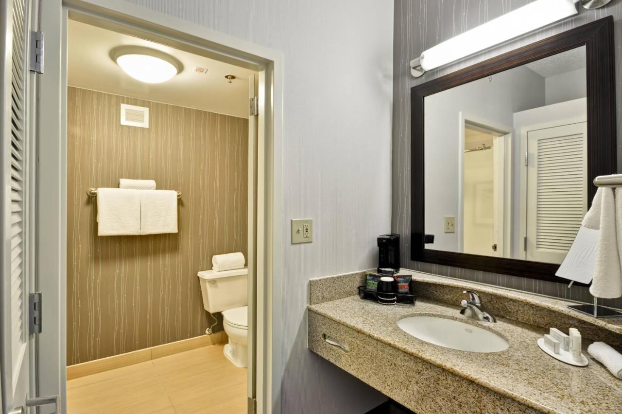 Courtyard Dallas Medical Market Center Экстерьер фото