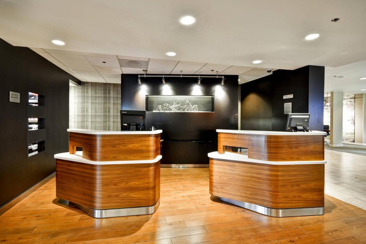 Courtyard Dallas Medical Market Center Экстерьер фото