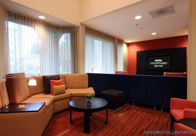 Courtyard Dallas Medical Market Center Интерьер фото