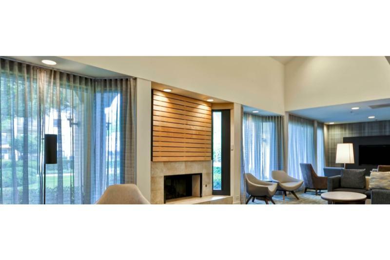 Courtyard Dallas Medical Market Center Экстерьер фото